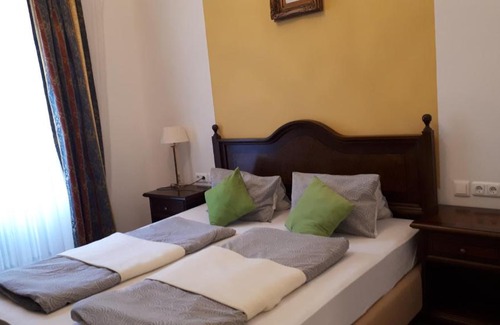 Waidhofen An Der Ybbs Bed & Breakfast | Gasthof-Pension Schwarzer Bär