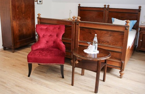 Freudenberg Bed & Breakfast | Gasthof Schloßbraeu Lintach