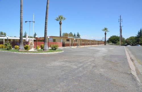 Red Bluff Hotel | Gateway Inn