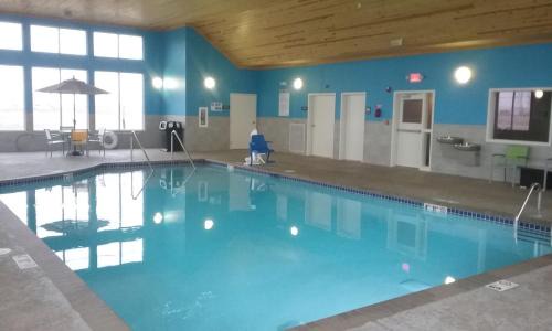 Tea Hotel | Gateway Park Hotel and Suites - Sioux Falls -Tea