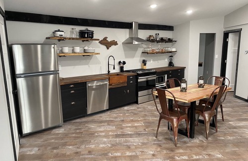 Hancock House | Gateway to Outdoor Adventure in the Keweenaw! - Dog Friendly & MTU 2.3 miles!