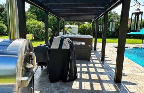 Homestead House | Gateway to Paradise - Miami and the Florida Keys & Key WestnIn a luxury home