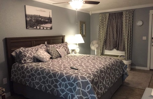 La Rose Hotel | Gators Inn