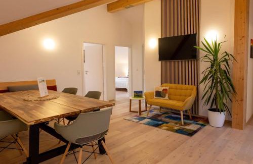 Nesselwang Apartment | Gaul Lodge - für bis zu 8 Gäste, inkl Königscard, 4 Schlafzimmer, 2 Bäder, große Küche, gratis Parken & WLAN, Self Check-in