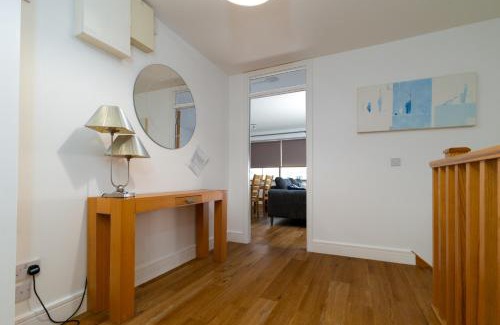 Galway City Centre Apartment | Geata na Cathrach - Galway Lakeside Apartments