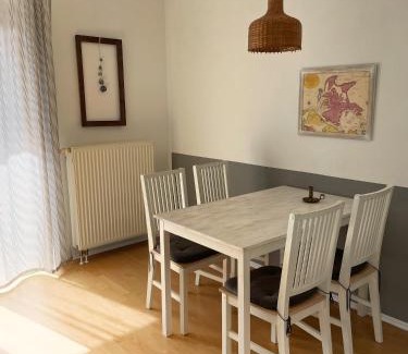 Breege Apartment | Gemütliche 2 Zi-FeWo mit Terrasse, Strandnähe, WIFI