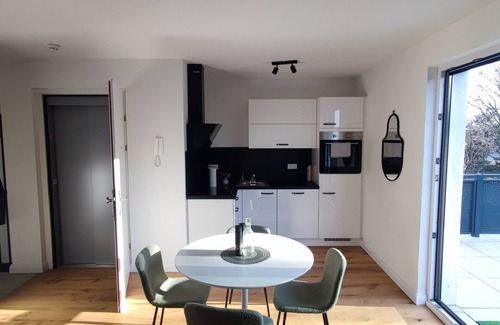 Floridsdorf Apartment | Gemütliches Penthouse Umbrella mit Zwei Großen Terrassen mit Whirlpool