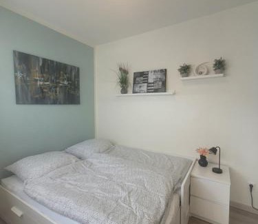 Hilbringen Apartment | Gemütliches Zimmer in Hilbringen