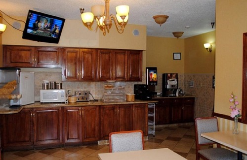 St. Charles Hotel | Geneva Motel Inn