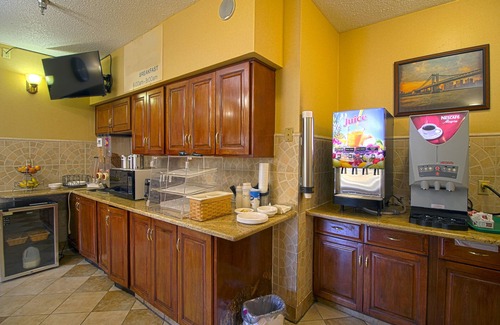 St. Charles Hotel | Geneva Motel Inn