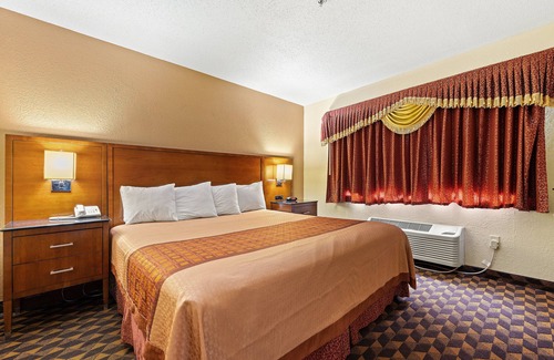 St. Charles Hotel | Geneva Motel Inn