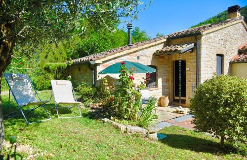 Quartiere XXIV Don Bosco House | Genga Terme Retreat - 1 BR Apt with garden