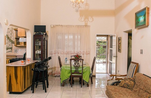 Epworth House | Genie by the Seaside fully furnished 3 bedroom house with ocean views