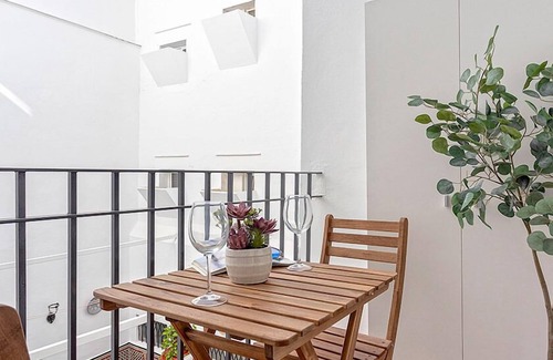 San Vicente Apartment | Genteel Home Teodosio