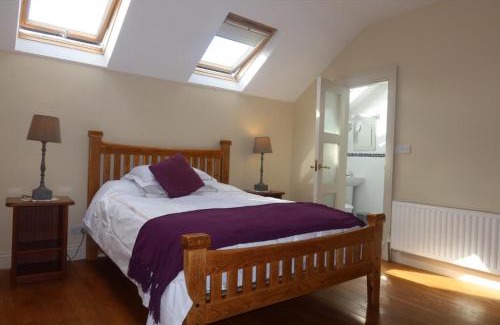 Glin Bed & Breakfast | Geoghegans Magpie Bar and B&B