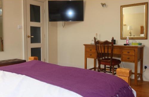 Glin Bed & Breakfast | Geoghegans Magpie Bar and B&B