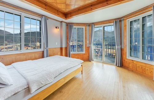 Geoje House | Geoje Come and Stay Pension