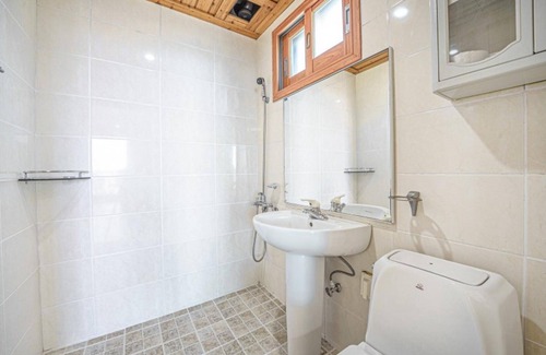 Geoje House | Geoje Island Haegeumgang Pension