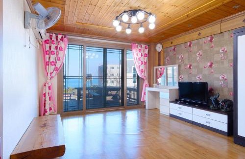 Geoje House | Geoje Sky Terrace Pension