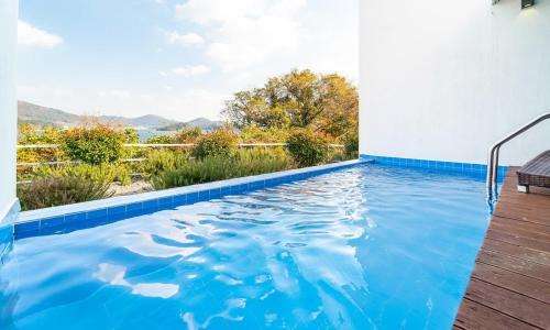 Irun-myeon Villa | Geoje Star Marine Pool Villa