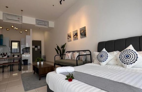 George Town Apartment | Georgetown#Amazing SkyPool#Modern & Elegant Suite#