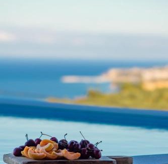 Kompi Apartment | Georgianna's suite with private pool , 'greysuite'