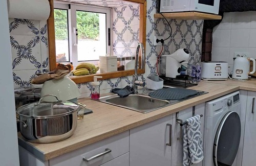 Ponta Delgada House | Geraldine's View, Entire home in Ajuda da Bretanha, Portugal