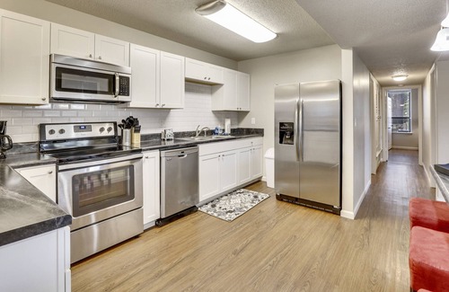 Germantown Condo | Germantown 2br Long-term stays