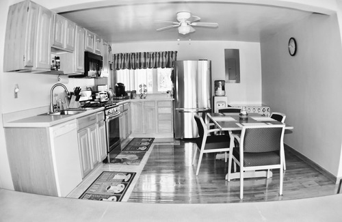 East Meredith House | Get Away from It All - Experience All-Star Village 15 Mins/Hall Fame 25 Mins