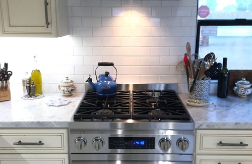 Calistoga House | Get away from the craziness, relax and enjoy some warmer weather.