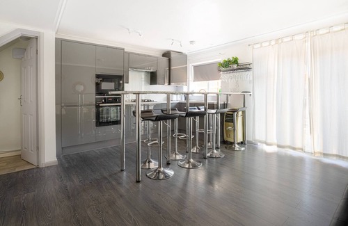 Peacehaven House | Get Away Home With Hot Tub Sleeps 4