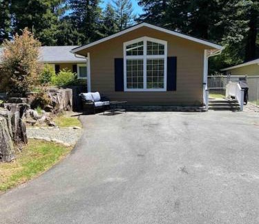 Crescent City Apartment | Get away in the Redwoods