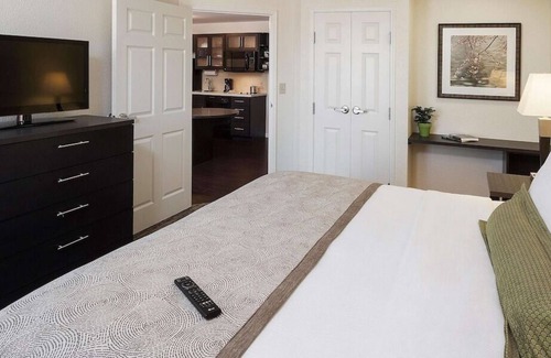 Horsham House | Get Some Refreshing Rest! Free Parking, Pet-friendly Property, Near Lukens Park