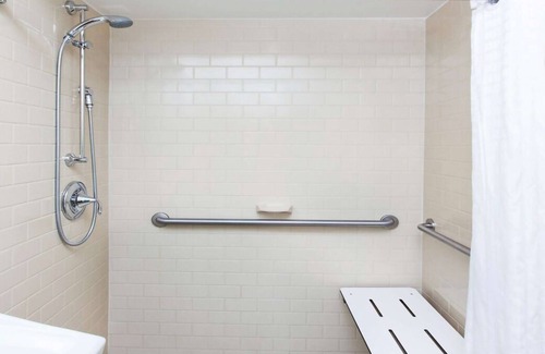 Horsham House | Get Some Refreshing Rest! Free Parking, Pet-friendly Property, Near Lukens Park