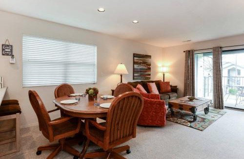 Branson Apartment | Getaway at the Greens
