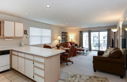 Branson Apartment | Getaway at the Greens