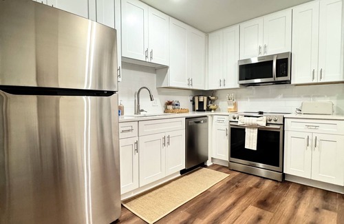 Auburn Condo | Getaway Off Magnolia- Walk to Jordan Hare - 2/2 Condo