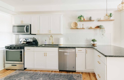 Historic Downtown Lancaster House | Getaway on Grant, heart of Downtown with parking