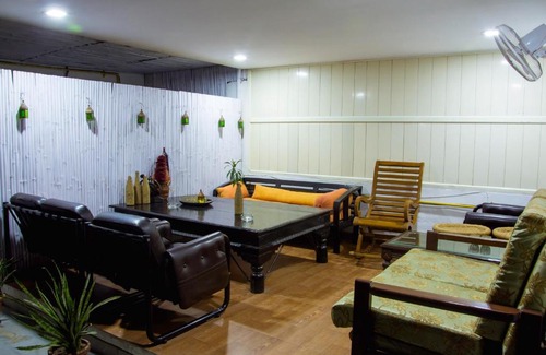 Nizamuddin East Bed & Breakfast | GG Bed And Breakfast