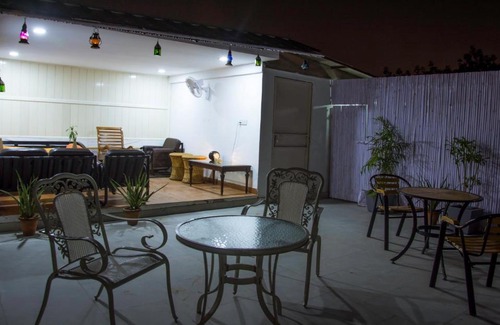 Nizamuddin East Bed & Breakfast | GG Bed And Breakfast