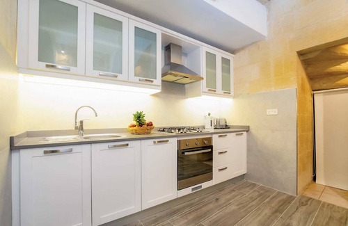 Kercem Villa | Gharilma V – Santa Lucija Holiday Home