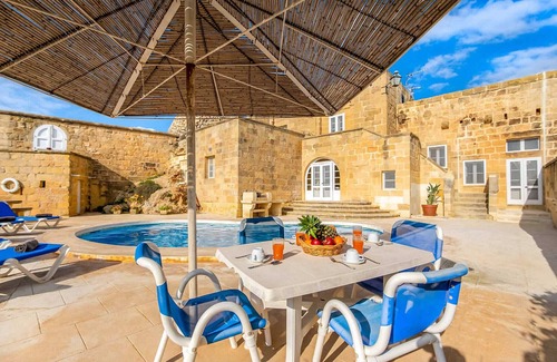 Kercem Villa | Gharilma V – Santa Lucija Holiday Home