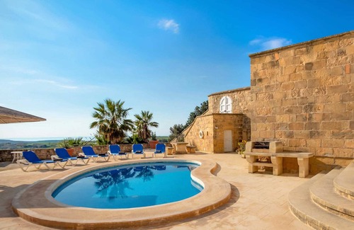 Kercem Villa | Gharilma V – Santa Lucija Holiday Home