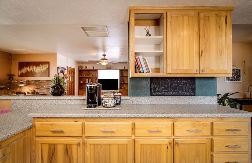 Yucca Valley House | Giant pool and hot tub near Joshua Tree National Park.