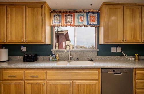 Yucca Valley House | Giant pool and hot tub near Joshua Tree National Park.
