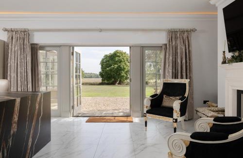 Storwood House | Gilbertson House-York-luxury-sleeps 7 with hot tub