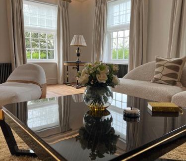 Storwood House | Gilbertson House-York-luxury-sleeps 7 with hot tub