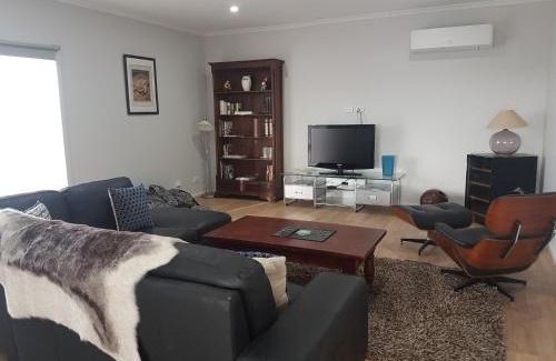 Baudin Beach House | Gilligan's Kangaroo Island