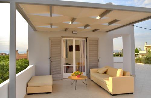 Aegina Town Villa | Giovana's pool house