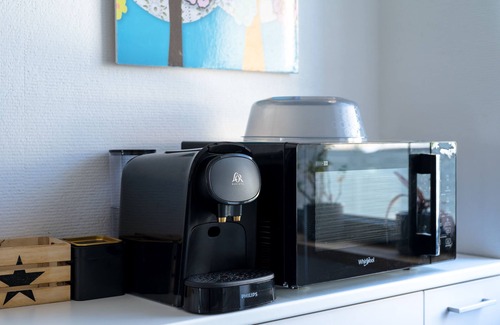 Porspoder House | Gîte 12/14 sleeps in village 50m from the sea